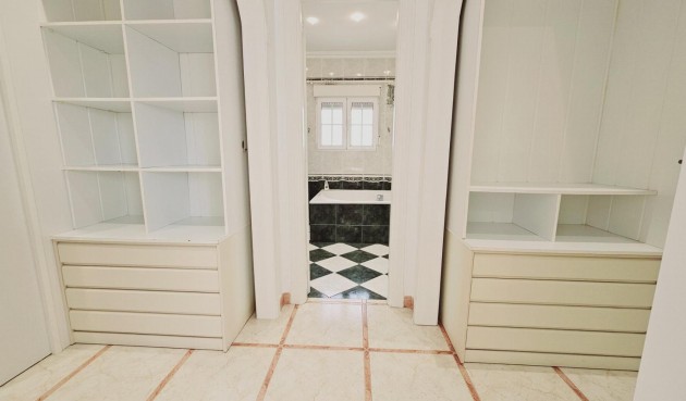 Reventa - Villa -
Torrevieja - La Siesta - El Salado - Torreta