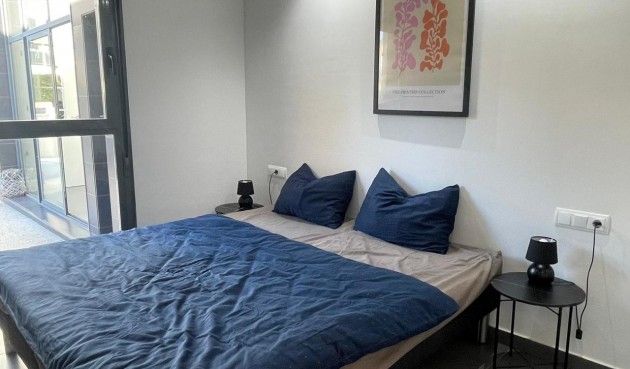 Brukt - Villa -
Villamartin - Costa Blanca