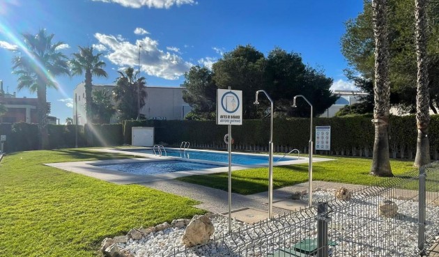 Brukt - Villa -
Villamartin - Costa Blanca