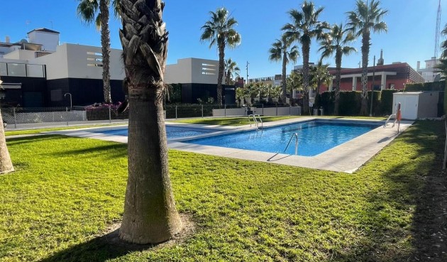 Brukt - Villa -
Villamartin - Costa Blanca