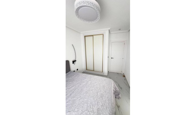 Brukt - Toppleilighet -
Orihuela Costa - La Zenia