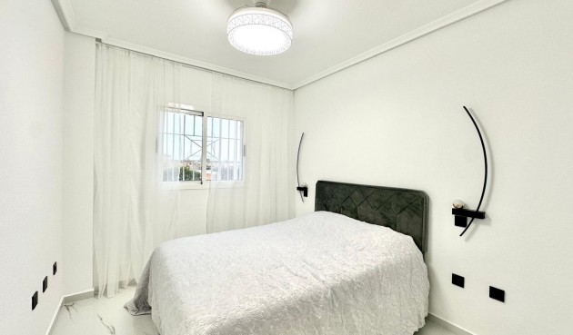 Reventa - Bungalow -
Orihuela Costa - Playa Flamenca Norte