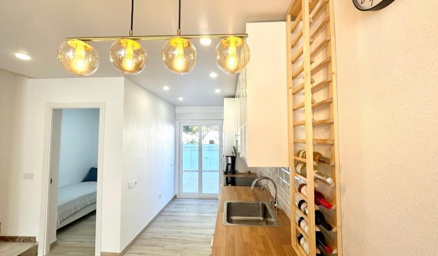 Brukt - Town House -
Torrevieja - Estacion De Autobuses