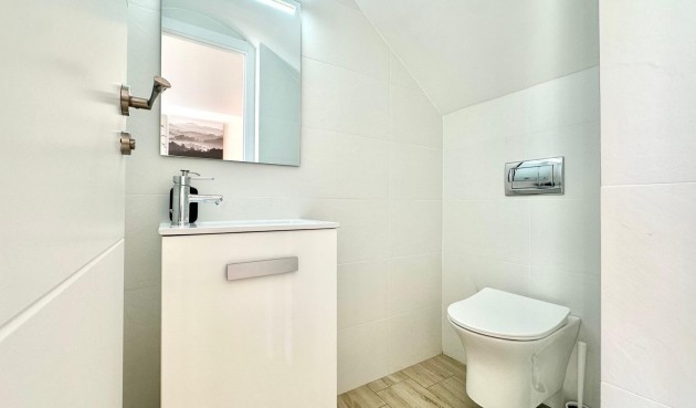 Brukt - Town House -
Torrevieja - Estacion De Autobuses