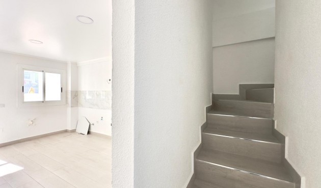 Brukt - Town House -
Torrevieja - La Mata