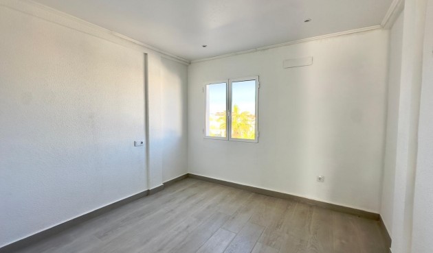 Brukt - Town House -
Torrevieja - La Mata
