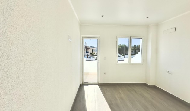 Brukt - Town House -
Torrevieja - La Mata
