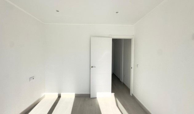 Brukt - Town House -
Torrevieja - La Mata