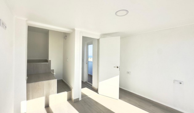 Brukt - Town House -
Torrevieja - La Mata
