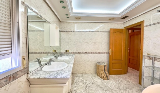 Brukt - Toppleilighet -
Torrevieja - Centro