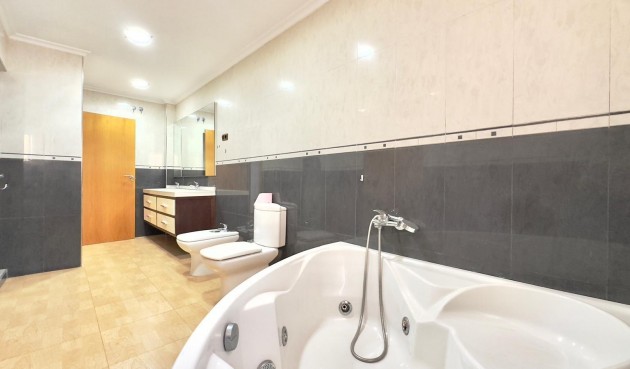 Brukt - Apartment -
Torrevieja - Centro