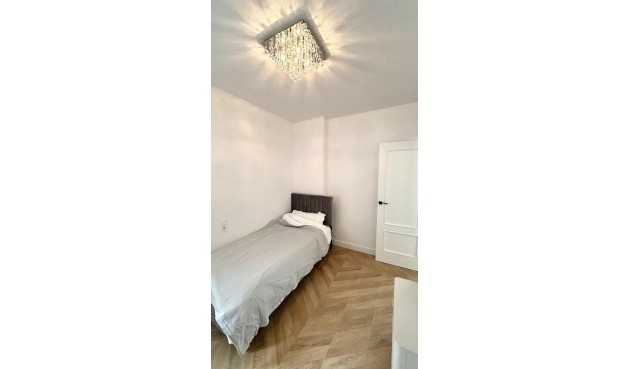 Brukt - Apartment -
Torrevieja - Centro