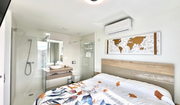 Reventa - Apartment -
Finestrat