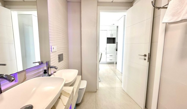 Resale - Apartment -
Finestrat