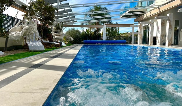 Resale - Apartment -
Finestrat