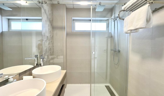 Reventa - Apartment -
Finestrat