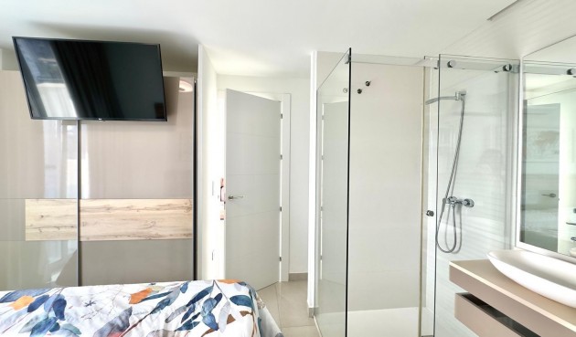 Reventa - Apartment -
Finestrat