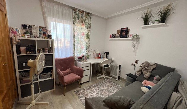 Brukt - Apartment -
Torrevieja - aguas nuevas