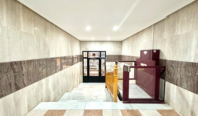 Brukt - Apartment -
Torrevieja - Centro