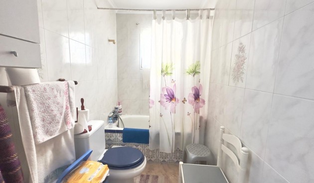 Brukt - Toppleilighet -
Torrevieja - Estacion De Autobuses