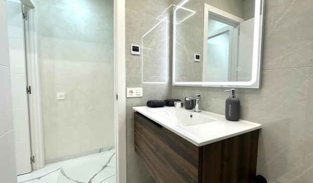 Brukt - Apartment -
Torrevieja - Playa del Cura