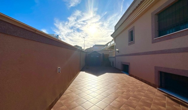 Brukt - Town House -
Torrevieja - La Siesta