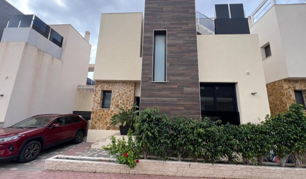 Brukt - Villa -
Orihuela Costa - Lomas de Cabo Roig