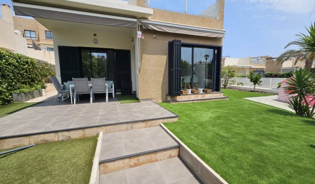 Brukt - Villa -
Orihuela Costa - La Regia