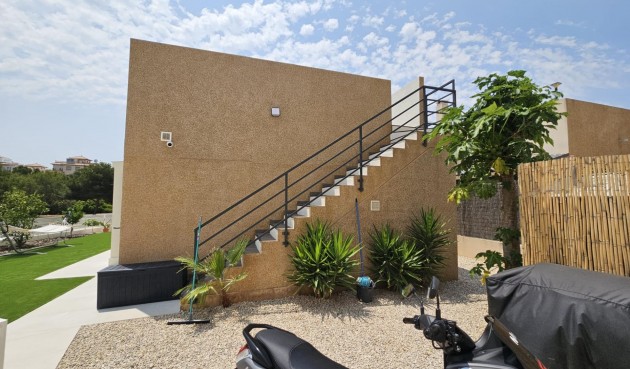 Brukt - Villa -
Orihuela Costa - La Regia