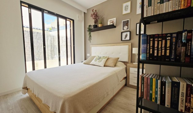 Brukt - Villa -
Orihuela Costa - La Regia