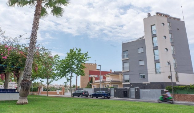 Brukt - Apartment -
Torrevieja - Estacion De Autobuses