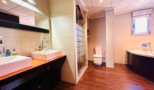 Brukt - Apartment -
Torrevieja - Estacion De Autobuses