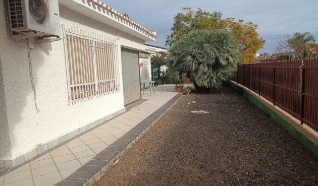 Brukt - Villa -
Orihuela Costa - Campoamor