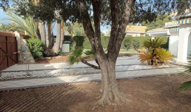 Brukt - Villa -
Orihuela Costa - Campoamor