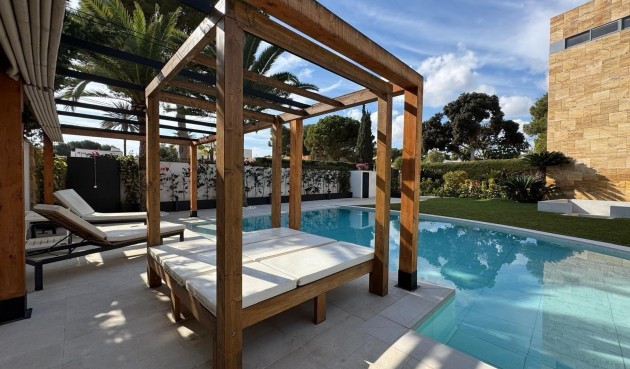 Brukt - Villa -
Orihuela Costa - Altos De Campoamor