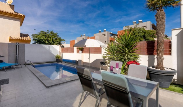 Brukt - Villa -
Torrevieja - Aguas Nuevas 2