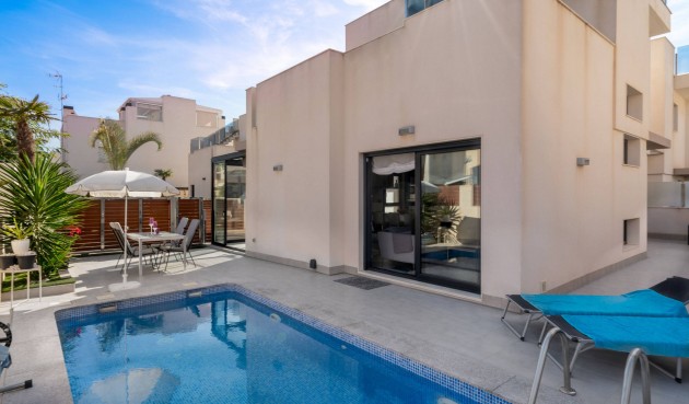 Brukt - Villa -
Torrevieja - Aguas Nuevas 2