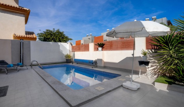 Brukt - Villa -
Torrevieja - Aguas Nuevas 2