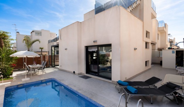 Brukt - Villa -
Torrevieja - Aguas Nuevas 2