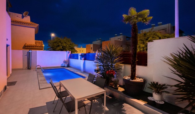 Brukt - Villa -
Torrevieja - Aguas Nuevas 2