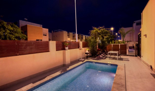 Brukt - Villa -
Torrevieja - Aguas Nuevas 2