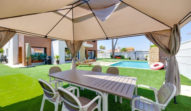 Brukt - Villa -
Torrevieja - Costa Blanca