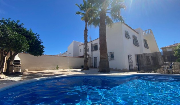 Reventa - Villa -
Torrevieja - La Siesta - El Salado - Torreta