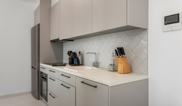 Återförsäljning - Apartment -
San Miguel de Salinas - Inland