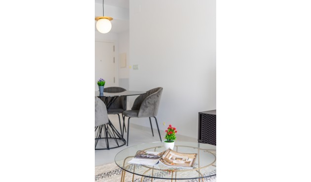 Återförsäljning - Apartment -
San Miguel de Salinas - Inland