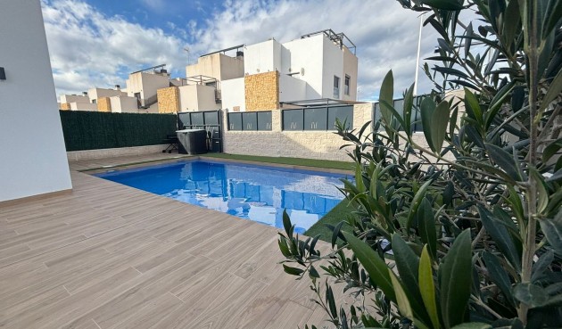 Brukt - Villa -
Ciudad Quesada - Costa Blanca