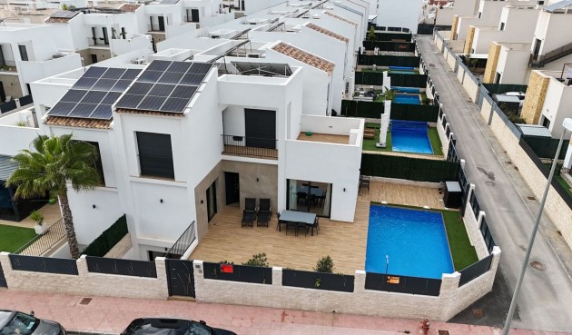 Brukt - Villa -
Ciudad Quesada - Costa Blanca