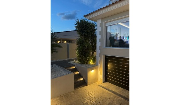 Brukt - Villa -
Alfas del Pí - Costa Blanca