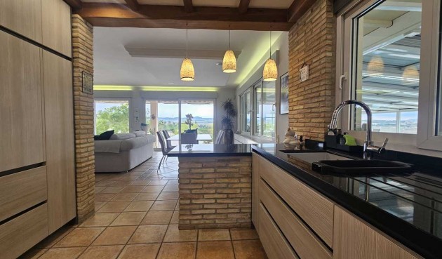 Återförsäljning - Villa -
Torremendo - Costa Blanca