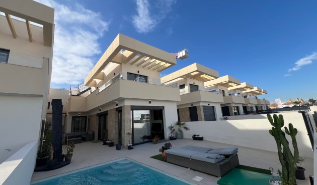 Brukt - Villa -
Los Montesinos - Costa Blanca